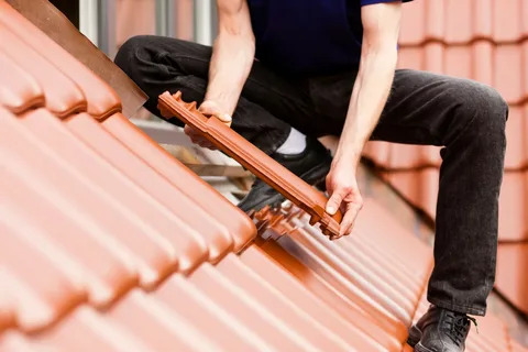 DIY Roof Replacement vs. Professional Roofing